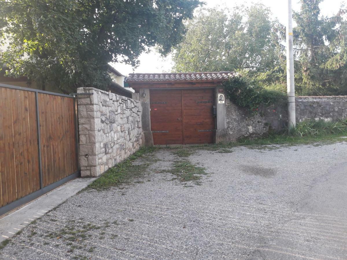 Country House Lokev Guest House Exterior photo